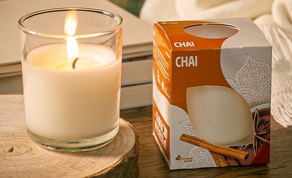 Vela aromatizada de chai, tiene un aroma especiado y envolvente que estimula los sentidos y favorece la circulación